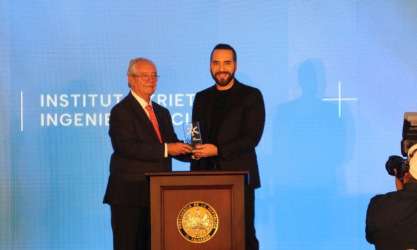 Inauguración del Instituto Key en El Salvador.